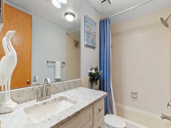 Updated 4th floor corner unit right on the Gulf